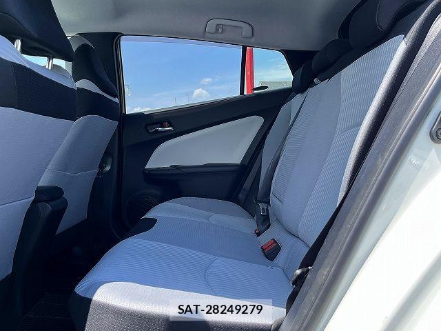 Toyota PRIUS 2016-09 7619256-12