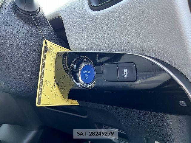 Toyota PRIUS 2016-09 7619256-16