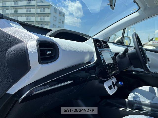 Toyota PRIUS 2016-09 7619256-18