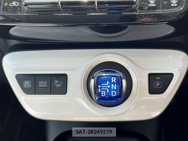 Toyota PRIUS 2016-09 7619256-19