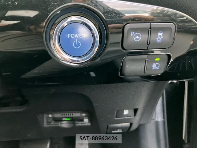 Toyota PRIUS 2018-11 7619293-11