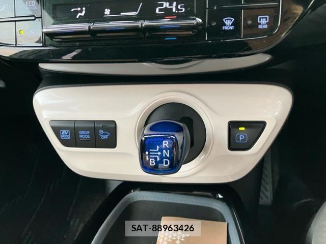 Toyota PRIUS 2018-11 7619293-14