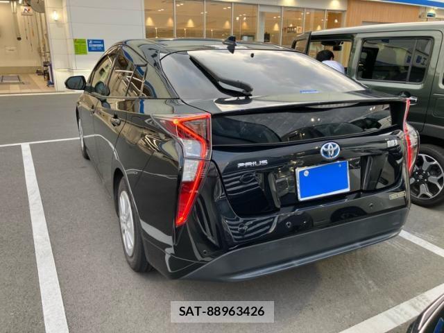 Toyota PRIUS 2018-11 7619293-2