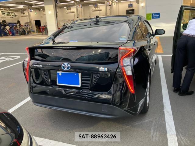 Toyota PRIUS 2018-11 7619293-3