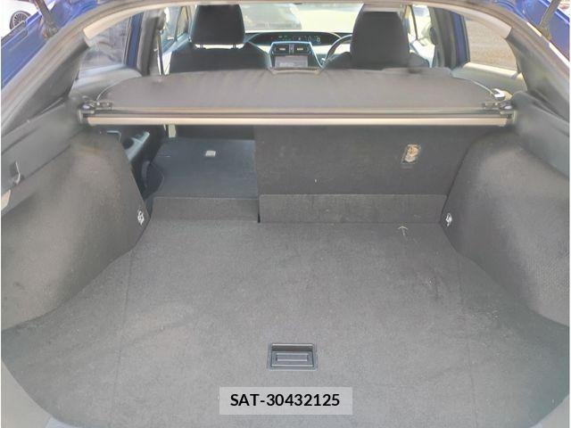 Toyota PRIUS 2017-07 7619275-17