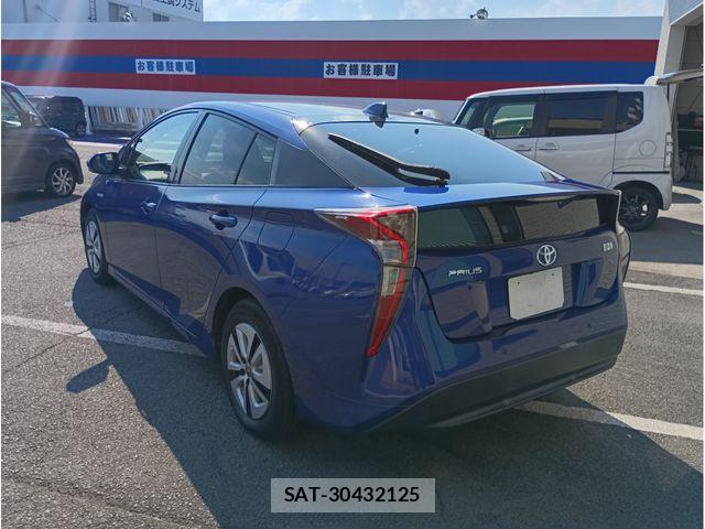 Toyota PRIUS 2017-07 7619275-4