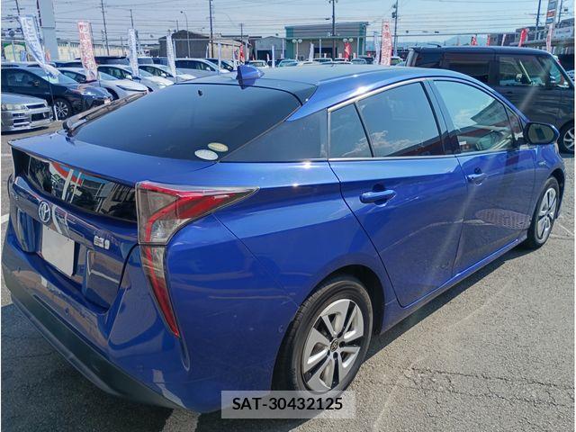 Toyota PRIUS 2017-07 7619275-6