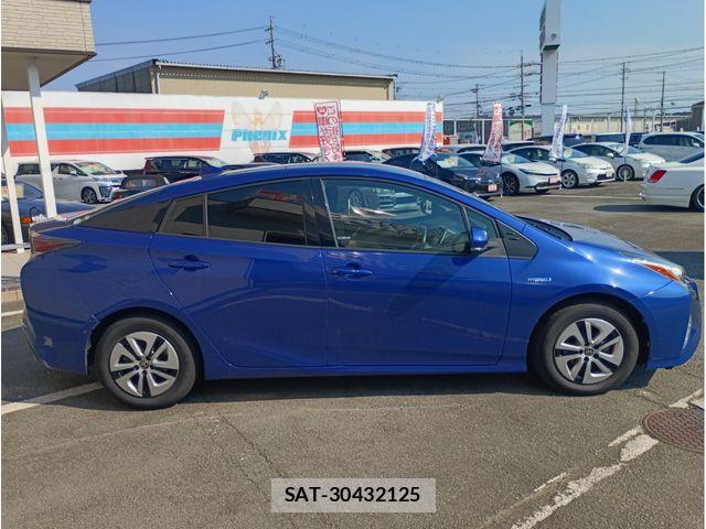 Toyota PRIUS 2017-07 7619275-7