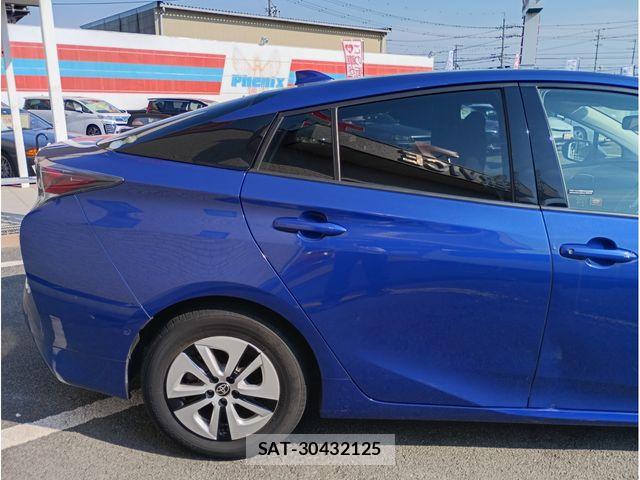 Toyota PRIUS 2017-07 7619275-8