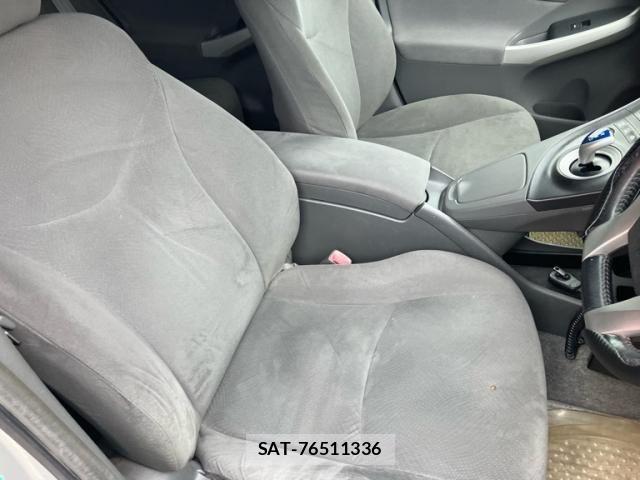 Toyota PRIUS 2010-10 7619349-23