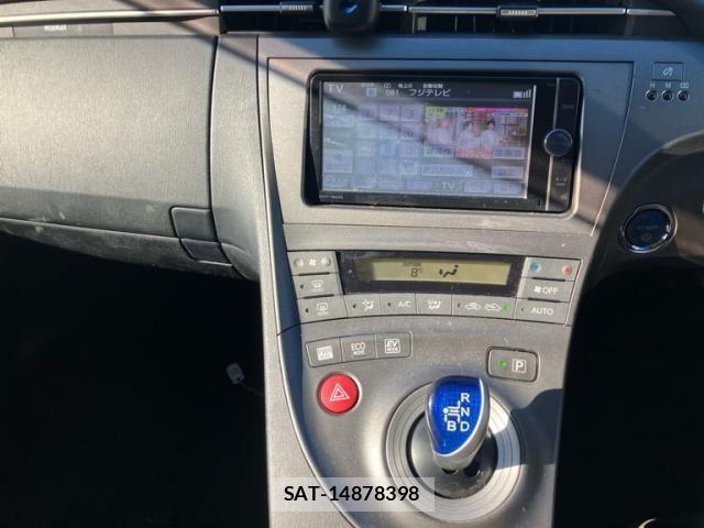 Toyota PRIUS 2013-07 7619325-18