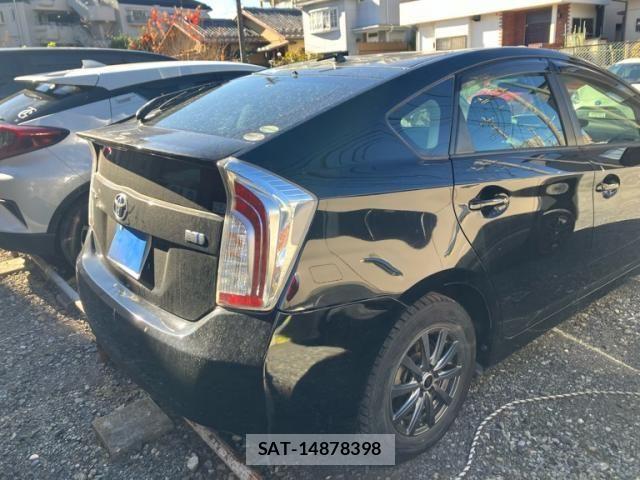 Toyota PRIUS 2013-07 7619325-6
