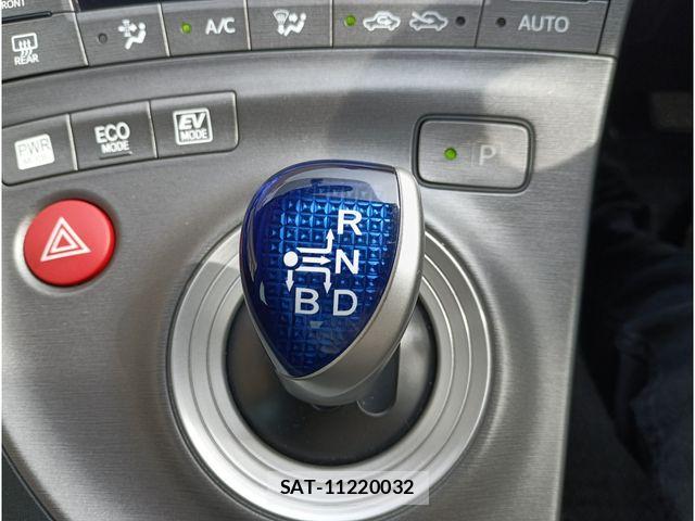 Toyota PRIUS 2012-09 7619306-12