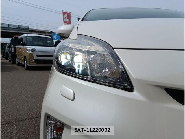 Toyota PRIUS 2012-09 7619306-24