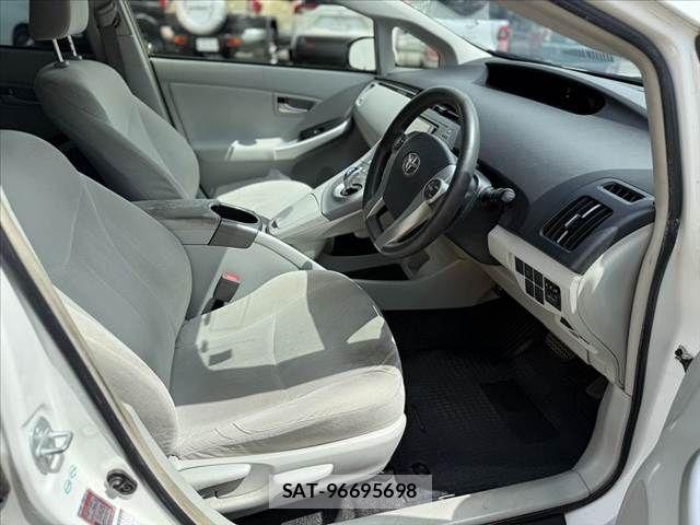 Toyota PRIUS 2014-02 7619323-15