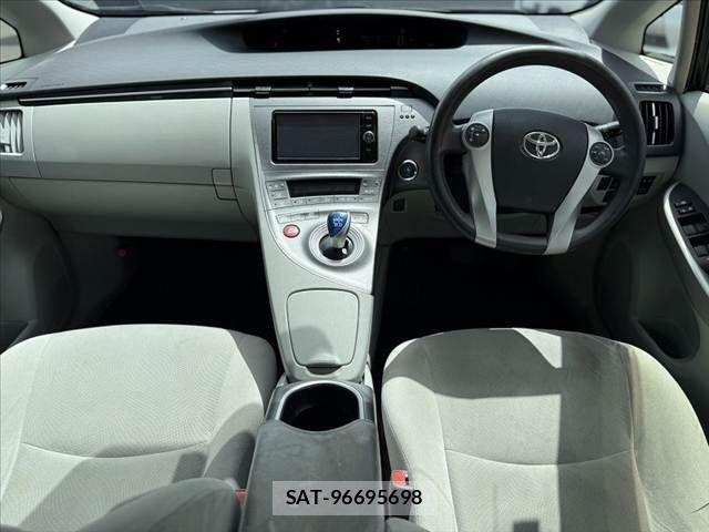 Toyota PRIUS 2014-02 7619323-1