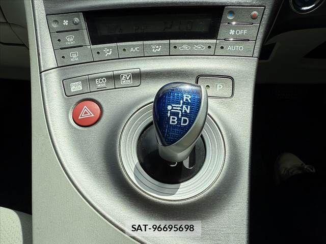 Toyota PRIUS 2014-02 7619323-23