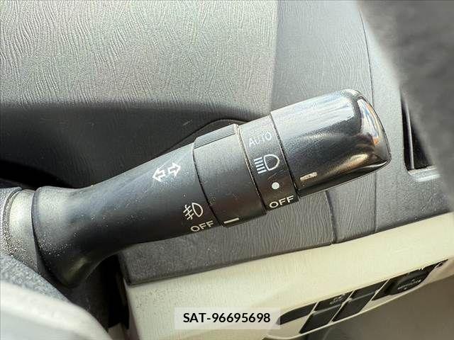 Toyota PRIUS 2014-02 7619323-25