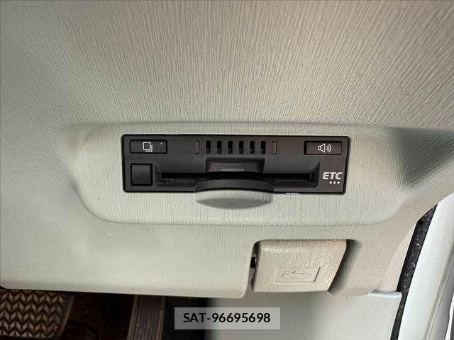 Toyota PRIUS 2014-02 7619323-28