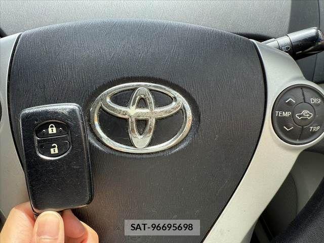 Toyota PRIUS 2014-02 7619323-3