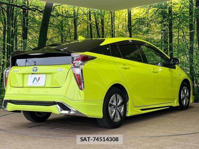 Toyota PRIUS 2017-01 7619261-16