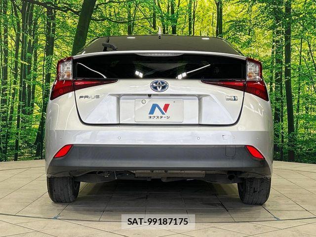 Toyota PRIUS 2019-08 7619263-14