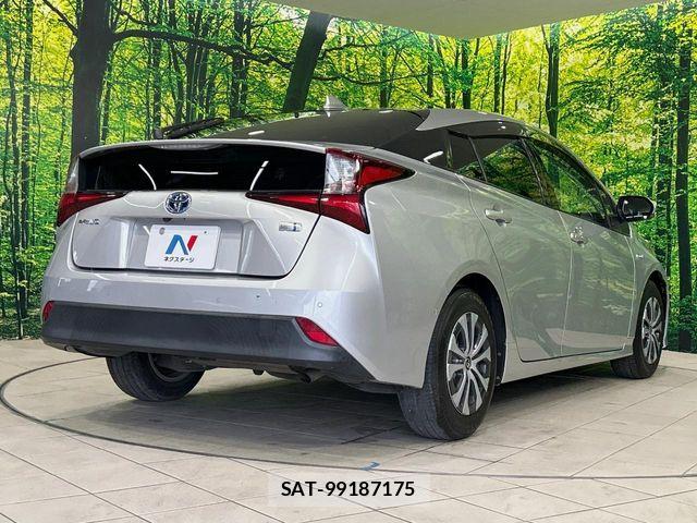 Toyota PRIUS 2019-08 7619263-16
