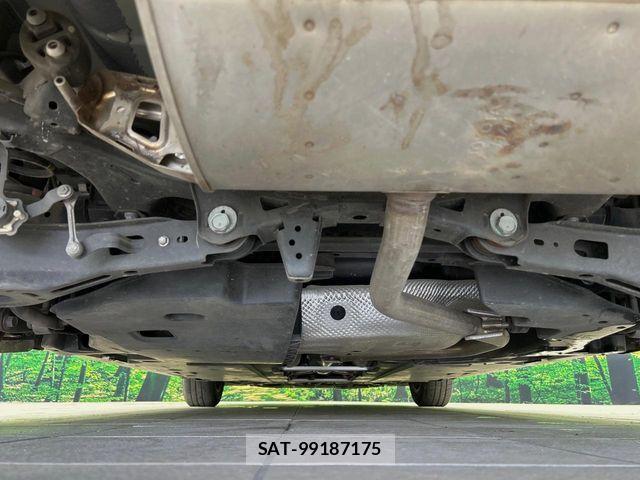 Toyota PRIUS 2019-08 7619263-18