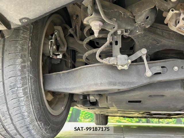 Toyota PRIUS 2019-08 7619263-19