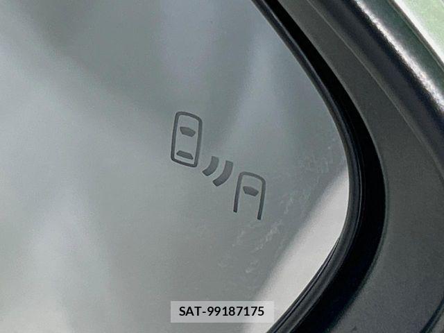 Toyota PRIUS 2019-08 7619263-6