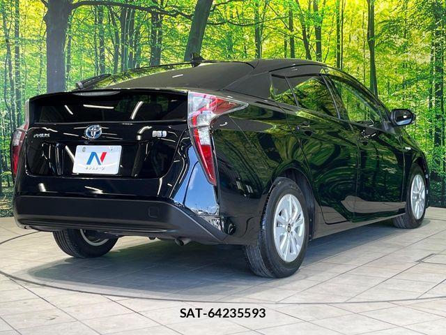 Toyota PRIUS 2017-07 7619265-16