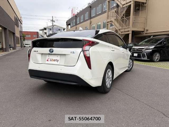 Toyota PRIUS 2017-03 7619259-7