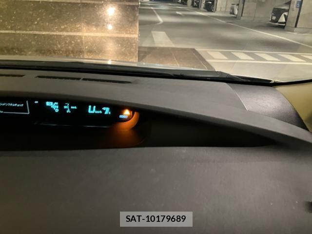 Toyota PRIUS 2010-07 7619340-21