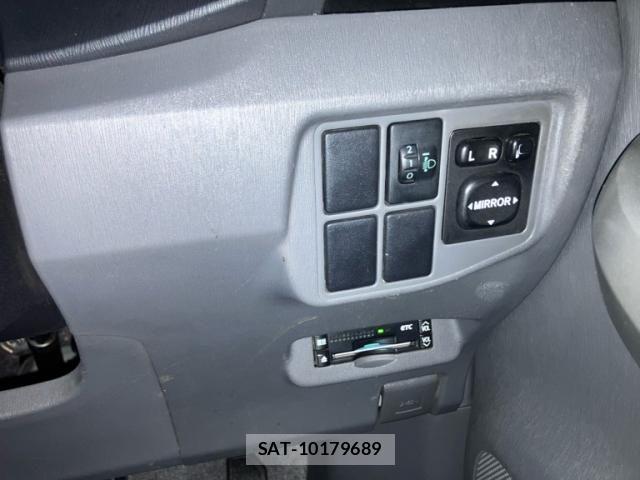 Toyota PRIUS 2010-07 7619340-26