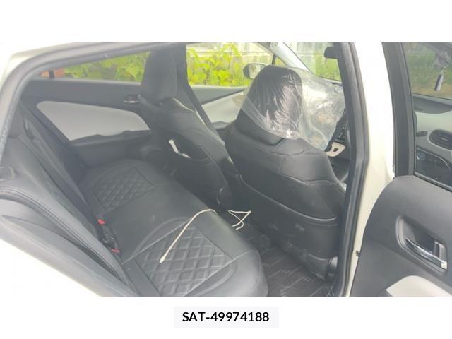 Toyota PRIUS 2017-06 7619286-11