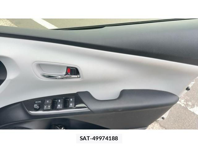 Toyota PRIUS 2017-06 7619286-14