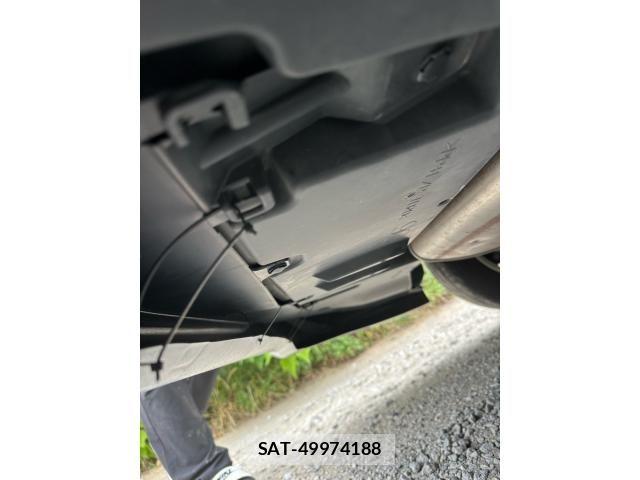 Toyota PRIUS 2017-06 7619286-25