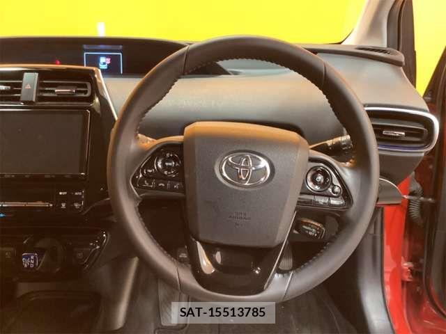 Toyota PRIUS 2019-10 7619253-19