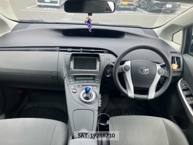 Toyota PRIUS 2010-03 7619320-16