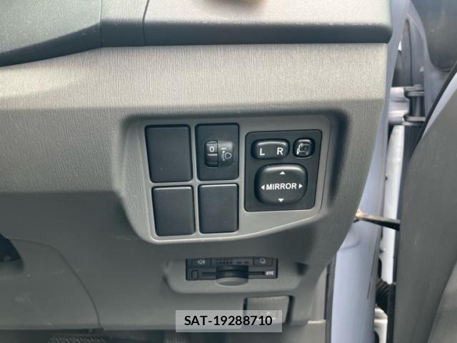 Toyota PRIUS 2010-03 7619320-18