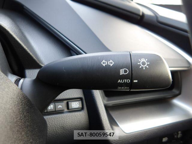 Toyota PRIUS 2023-10 7619244-13