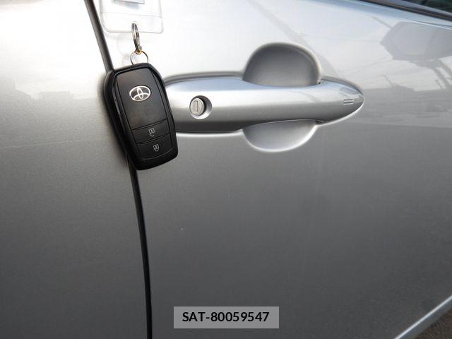 Toyota PRIUS 2023-10 7619244-7