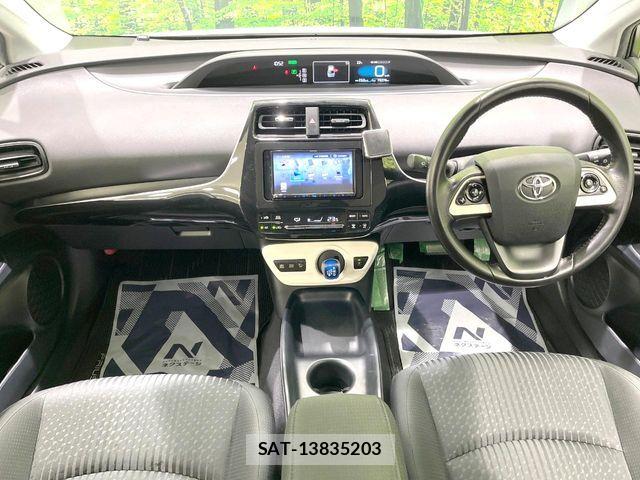 Toyota PRIUS 2016-06 7619280-1