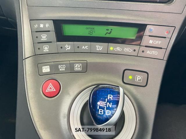 Toyota PRIUS 2014-03 7619350-18