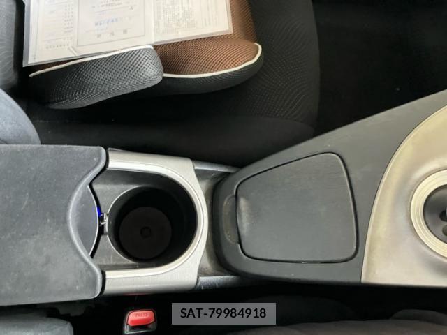Toyota PRIUS 2014-03 7619350-19