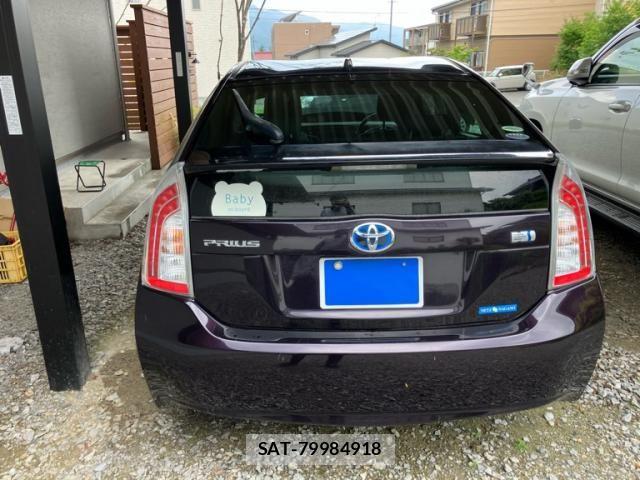 Toyota PRIUS 2014-03 7619350-4