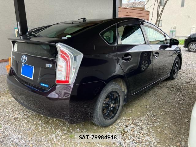 Toyota PRIUS 2014-03 7619350-6
