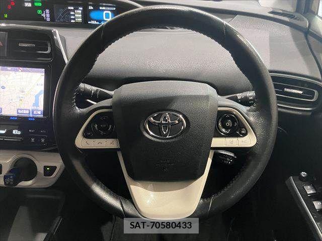 Toyota PRIUS 2016-03 7619271-11
