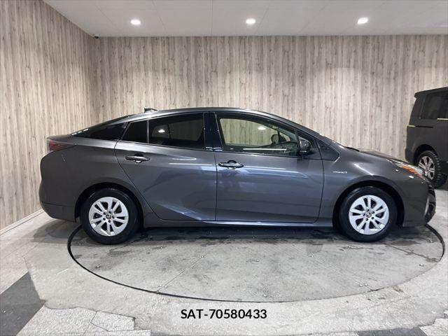 Toyota PRIUS 2016-03 7619271-15