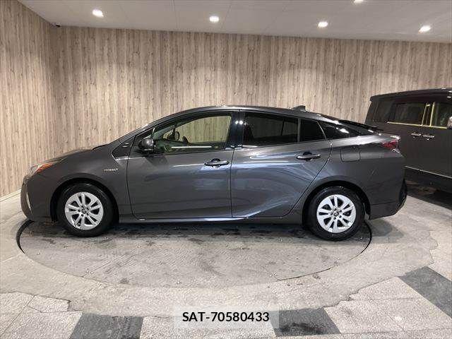 Toyota PRIUS 2016-03 7619271-19